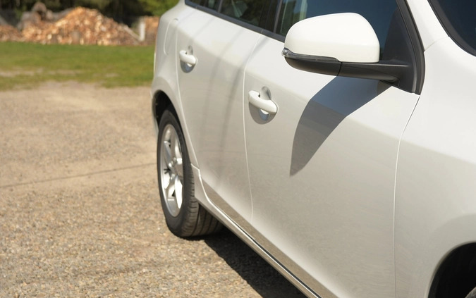 Volvo V60 cena 43900 przebieg: 234226, rok produkcji 2016 z Darłowo małe 667